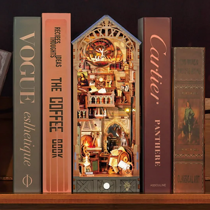 NookCraft™ “Leonardo da Vinci” DIY Book Nook Kit
